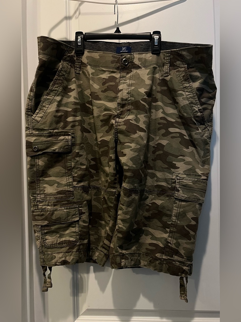 George Men”s  14” Relaxed Fit Messenger Green Camo Cargo Shorts Size 44